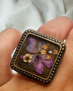 Anillo de flores reales